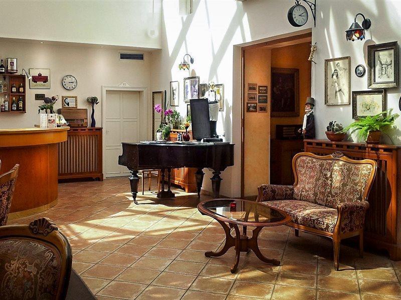 פראג Hotel Nabucco מראה חיצוני תמונה