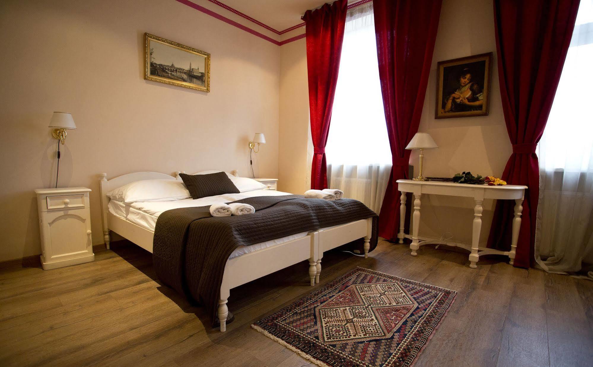 פראג Hotel Nabucco מראה חיצוני תמונה